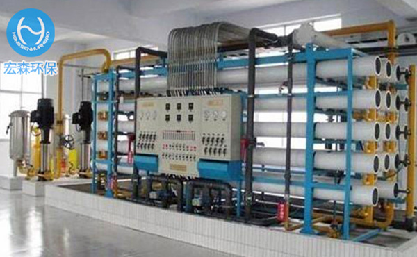 电去离子(Electrodeionization 简称EDI)是将电渗析膜分离技术与离子交换技术有机地结合起来的一种新的制备超纯水(高纯水)的技术，它利用电渗析过程中的极化现象对填充在淡水室中的离子交换树脂进行电化学再生。